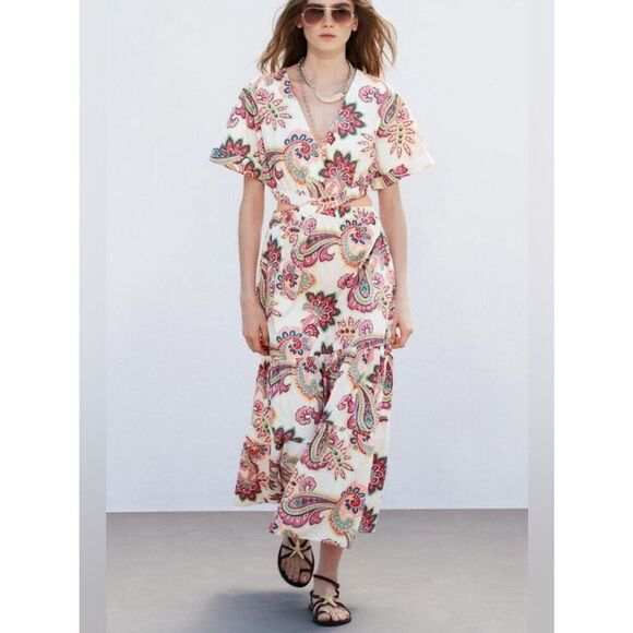 Zara Dresses & Skirts - ZARA CUT OUT PRINTED POPLIN DRESS